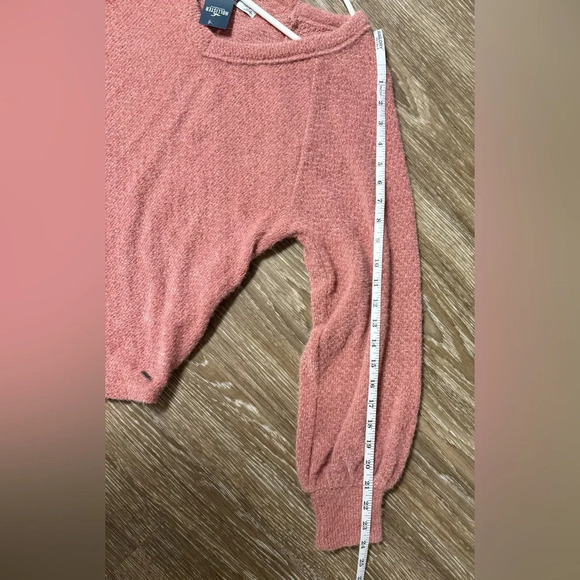 Hollister Fuzzy Cozy V Neck Pullover Pink Sweater NWT Size S Long Sleeve - Picture 6 of 8